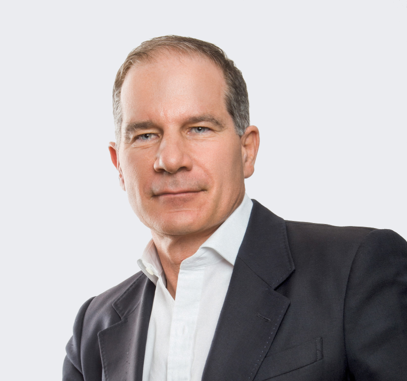 OurTeam_Veit_New Veit Schuen, financial services advisor with global expertise in private banking, asset management, and investment funds in the Cayman Islands